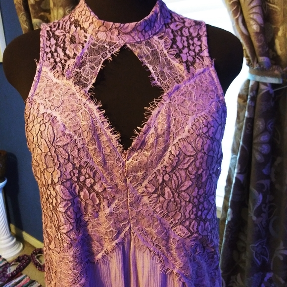 Tops - Picture 2 of 7